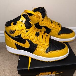 Jordan 1 Retro OG Pollen Grade School size 5. Condition is Pre-owned
